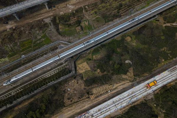 世界最大跨度无砟轨道高铁桥在皖合龙